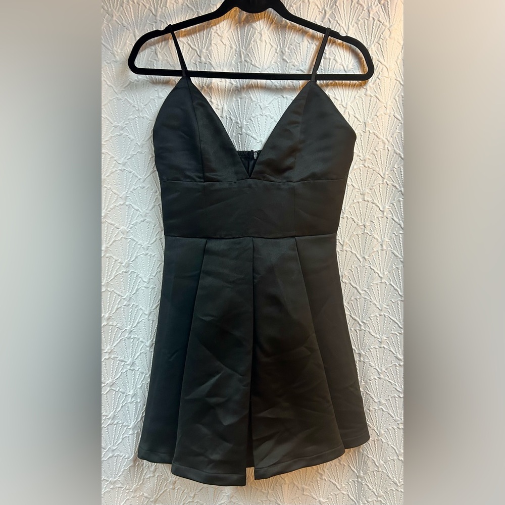 Missguided Size 10 Black Mini Dress